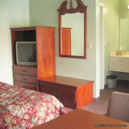 Budget Inn Northport Room photo