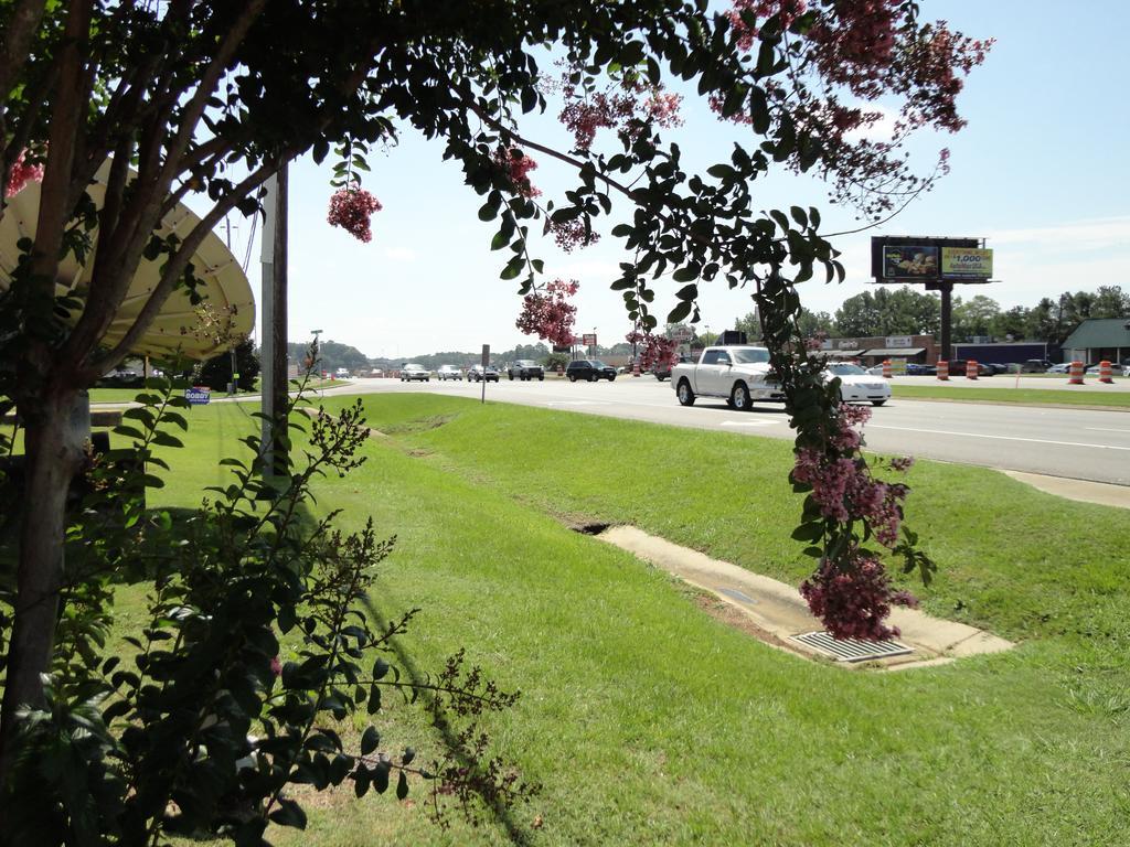 Budget Inn Northport Exterior photo
