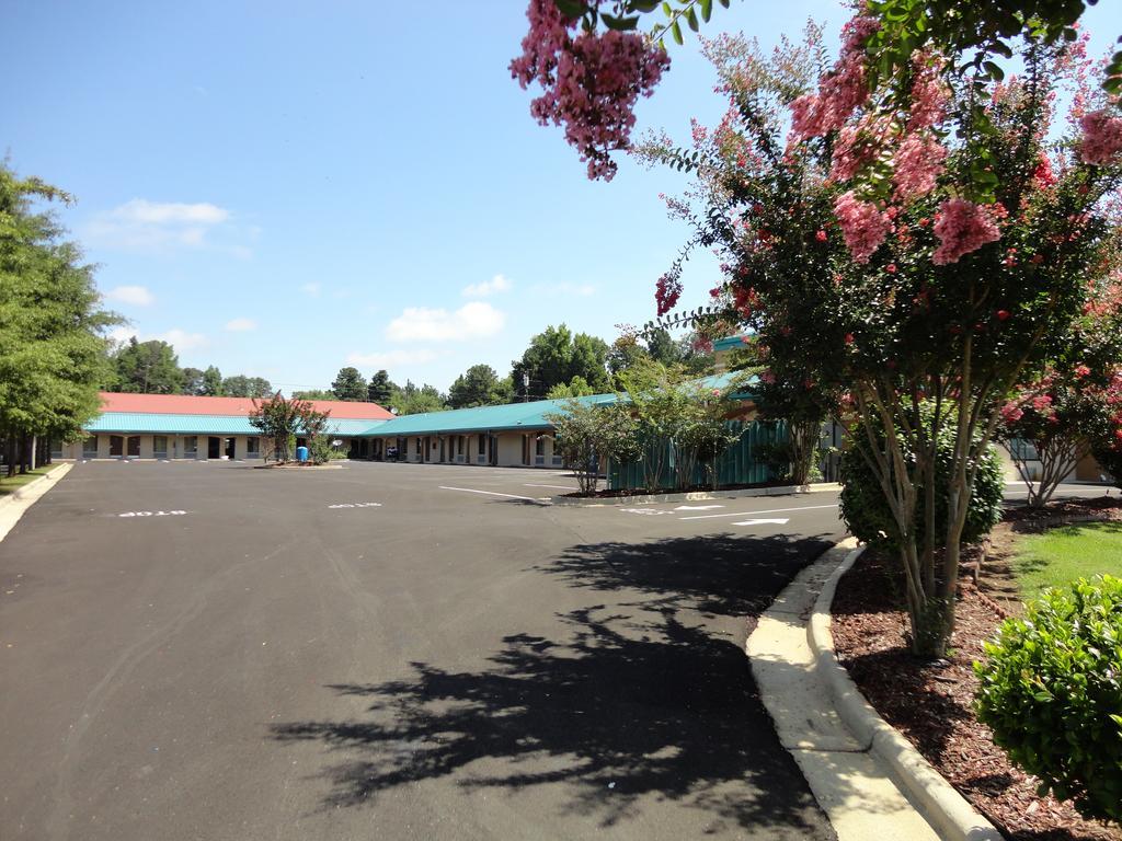Budget Inn Northport Exterior photo