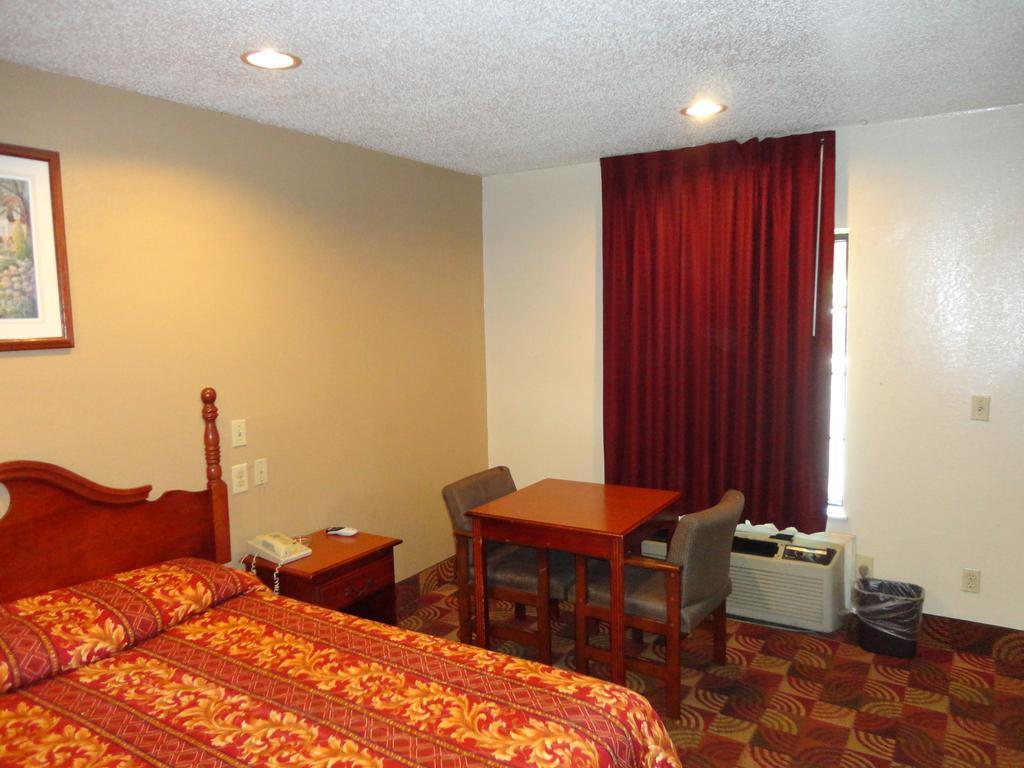 Budget Inn Northport Exterior photo