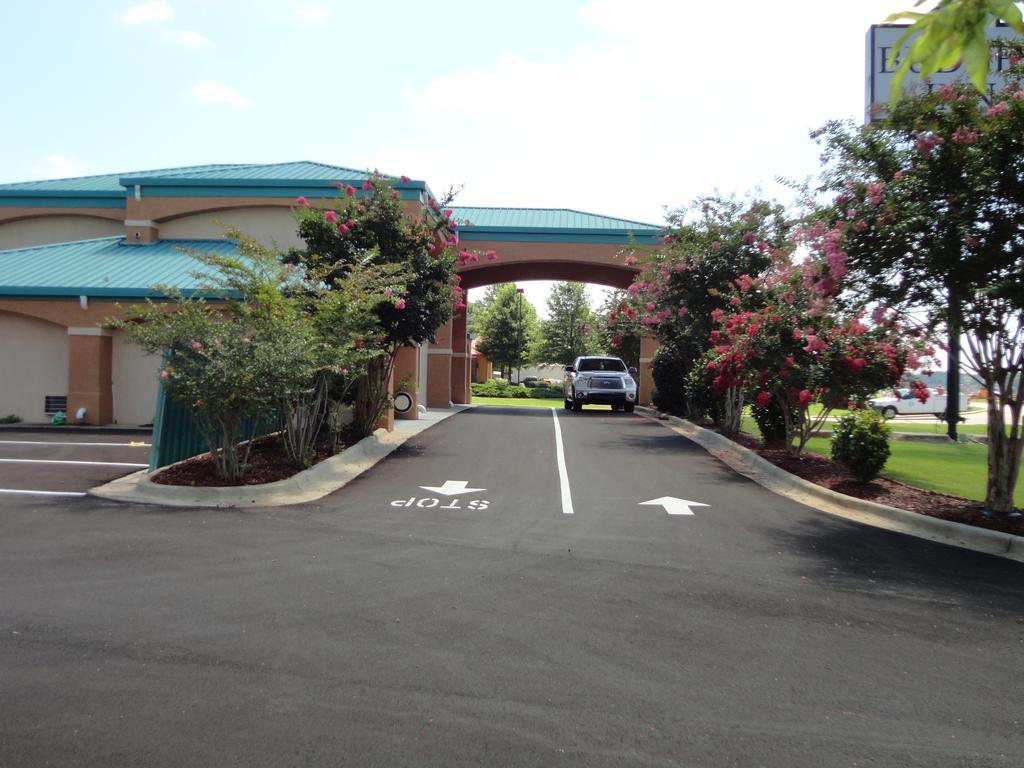Budget Inn Northport Exterior photo