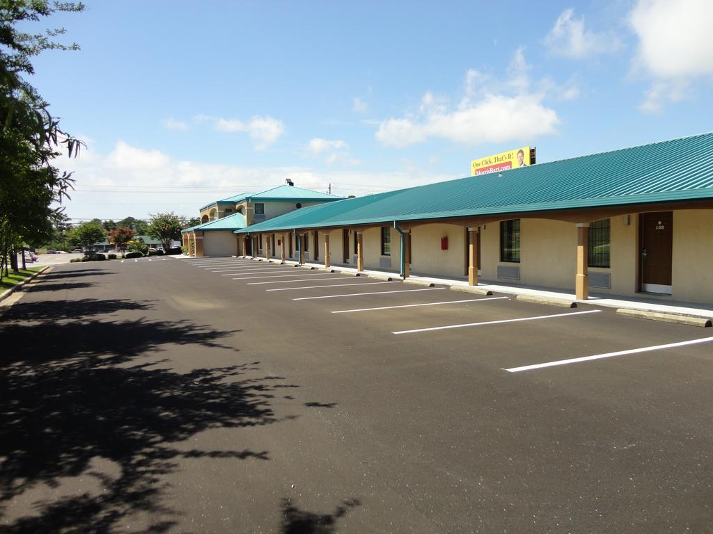 Budget Inn Northport Exterior photo